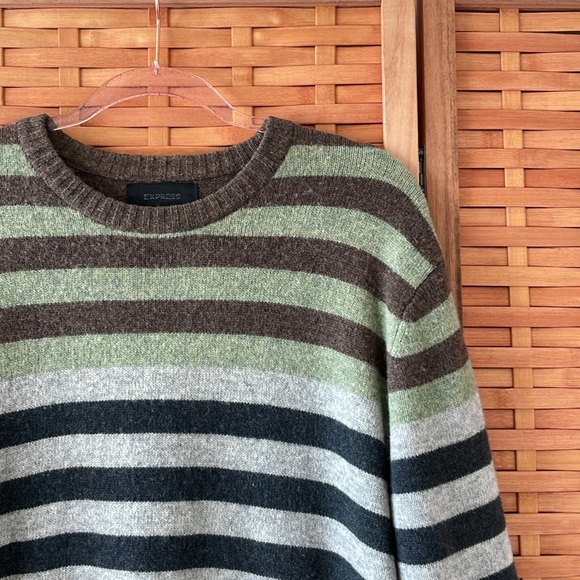 Express Crewneck Color Block - Picture 4 of 5